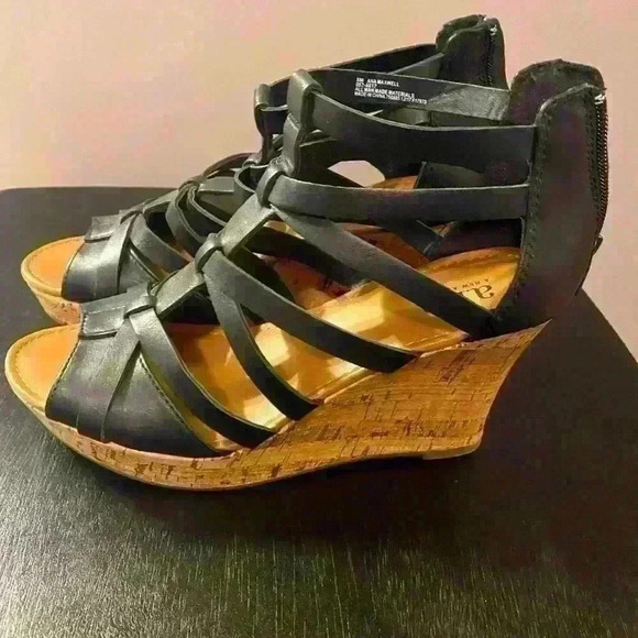 Women’s Black wedges worn once - Picture 1 of 3